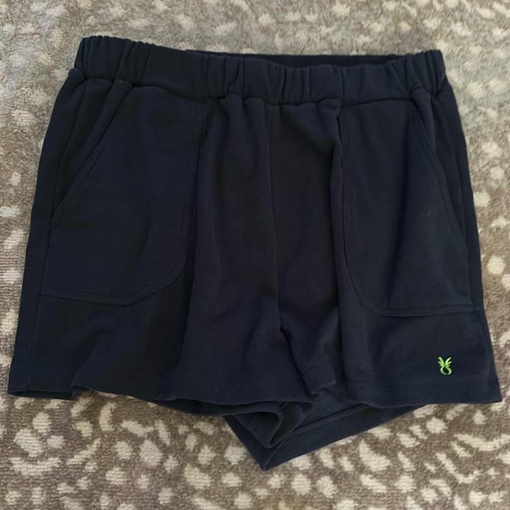 Dudley Stephens shorts - size large